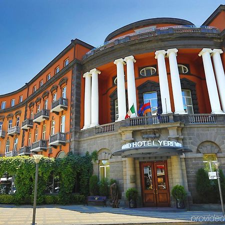 Grand Hotel Yerevan - Small Luxury Hotels Of The World Екстериор снимка